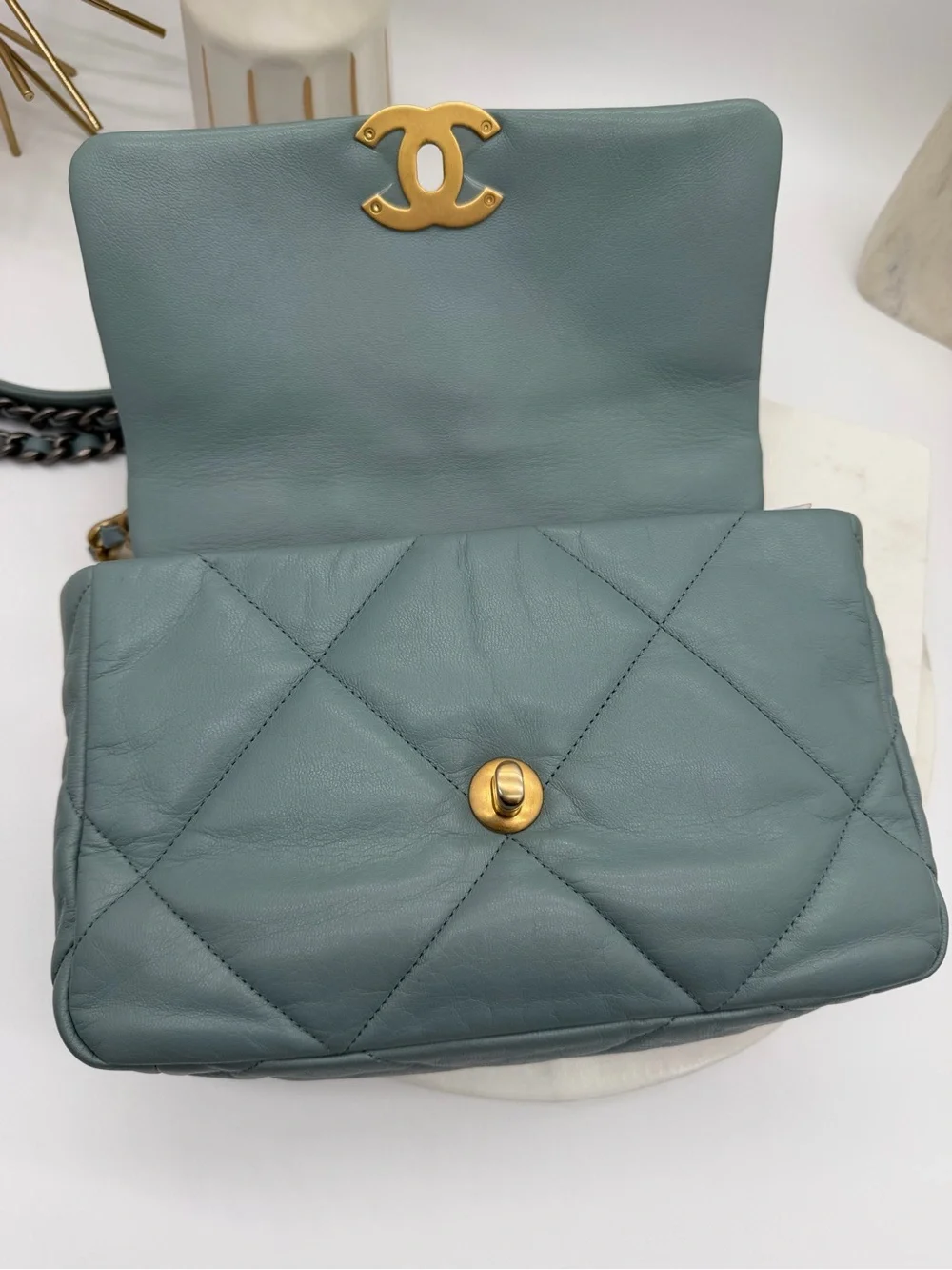 #035530KJ Small Chanel 19